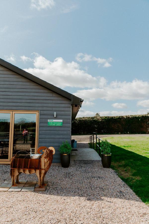 King Richard'S Luxury Lodge - Sleeps Up To 8 ,Dog Friendly ,Near Sherwood Forest At Fairview Farm In Nottingham Set In 88 Acres And Great For Groups,Family Gatherings,Corporate Events Kültér fotó