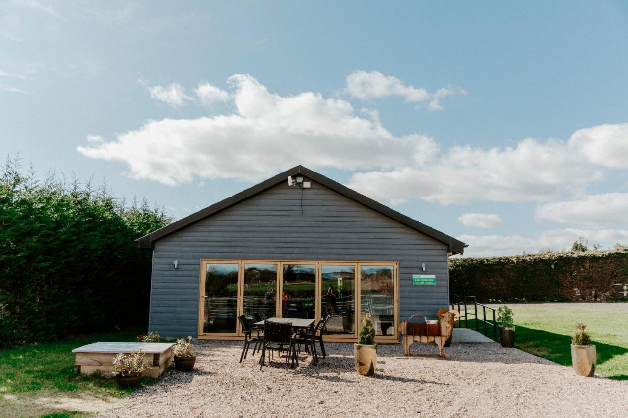 King Richard'S Luxury Lodge - Sleeps Up To 8 ,Dog Friendly ,Near Sherwood Forest At Fairview Farm In Nottingham Set In 88 Acres And Great For Groups,Family Gatherings,Corporate Events Kültér fotó
