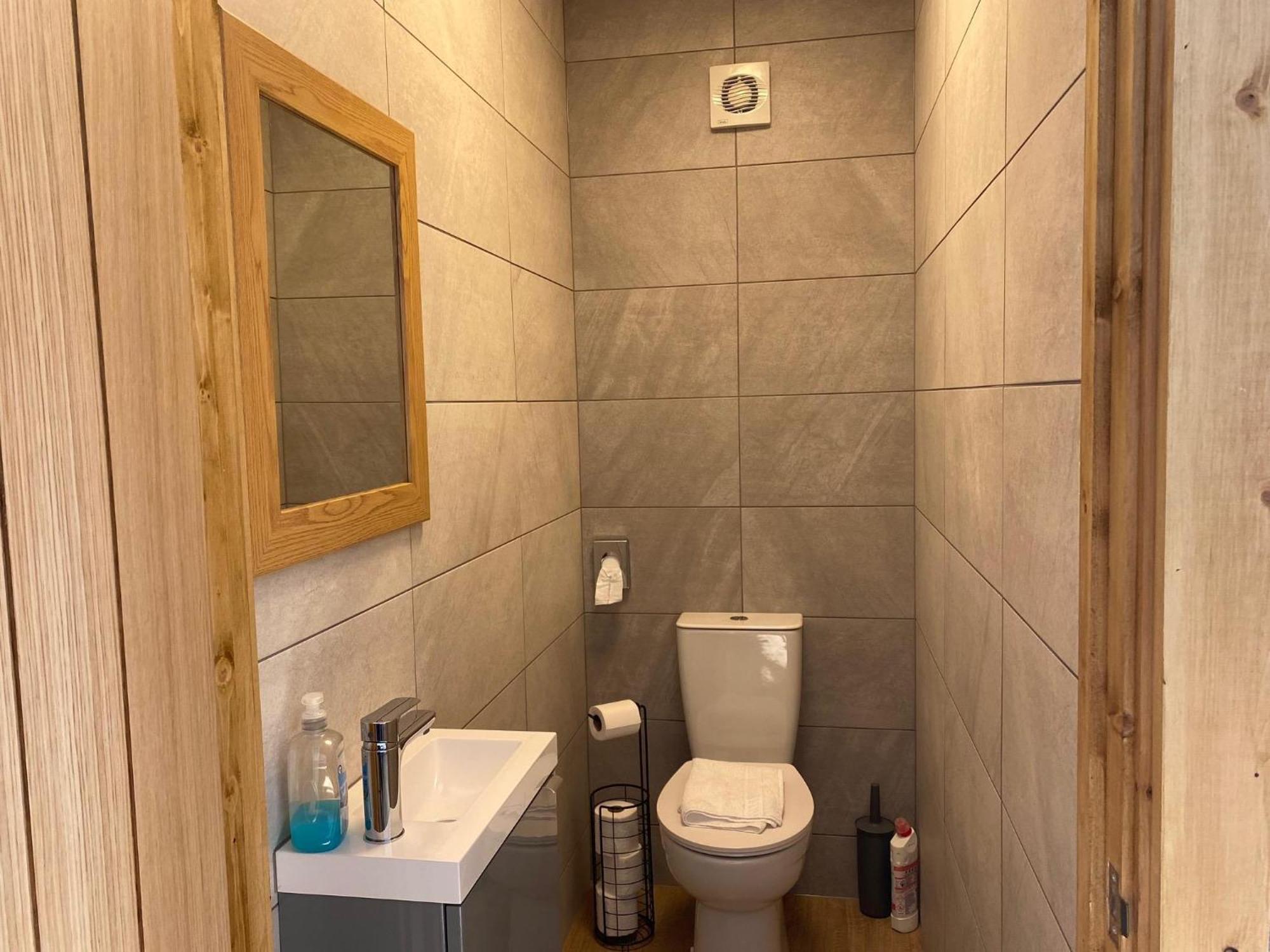 King Richard'S Luxury Lodge - Sleeps Up To 8 ,Dog Friendly ,Near Sherwood Forest At Fairview Farm In Nottingham Set In 88 Acres And Great For Groups,Family Gatherings,Corporate Events Kültér fotó