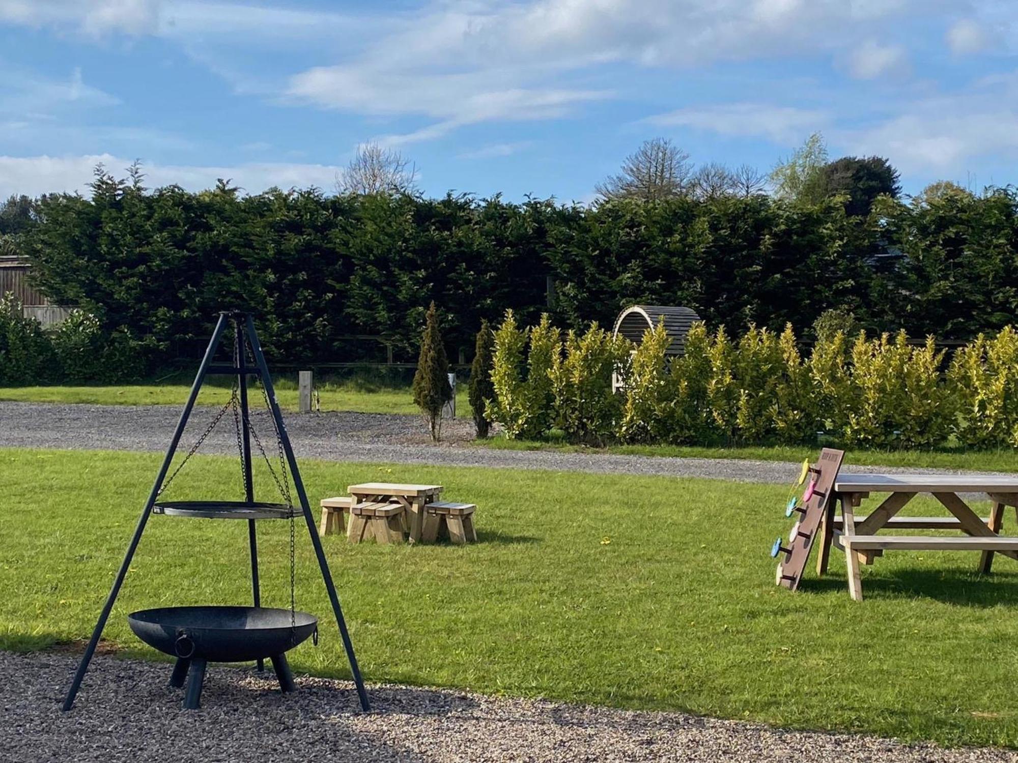 King Richard'S Luxury Lodge - Sleeps Up To 8 ,Dog Friendly ,Near Sherwood Forest At Fairview Farm In Nottingham Set In 88 Acres And Great For Groups,Family Gatherings,Corporate Events Kültér fotó