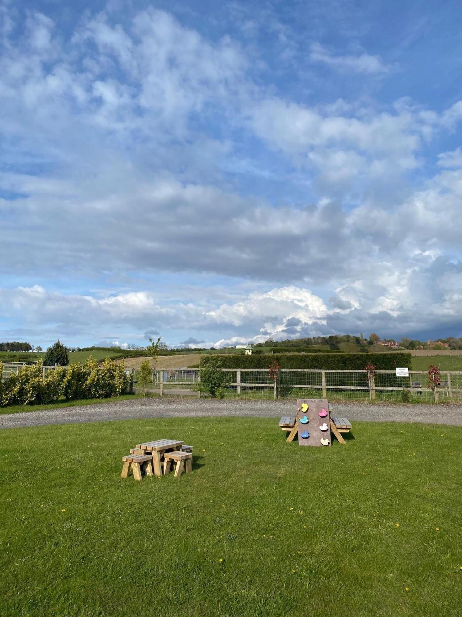 King Richard'S Luxury Lodge - Sleeps Up To 8 ,Dog Friendly ,Near Sherwood Forest At Fairview Farm In Nottingham Set In 88 Acres And Great For Groups,Family Gatherings,Corporate Events Kültér fotó